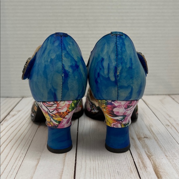 L’ARTISTE heels.Watercolor floral. 2.5” heel. Adjustable strap.Like new. Size 38 - Picture 3 of 12